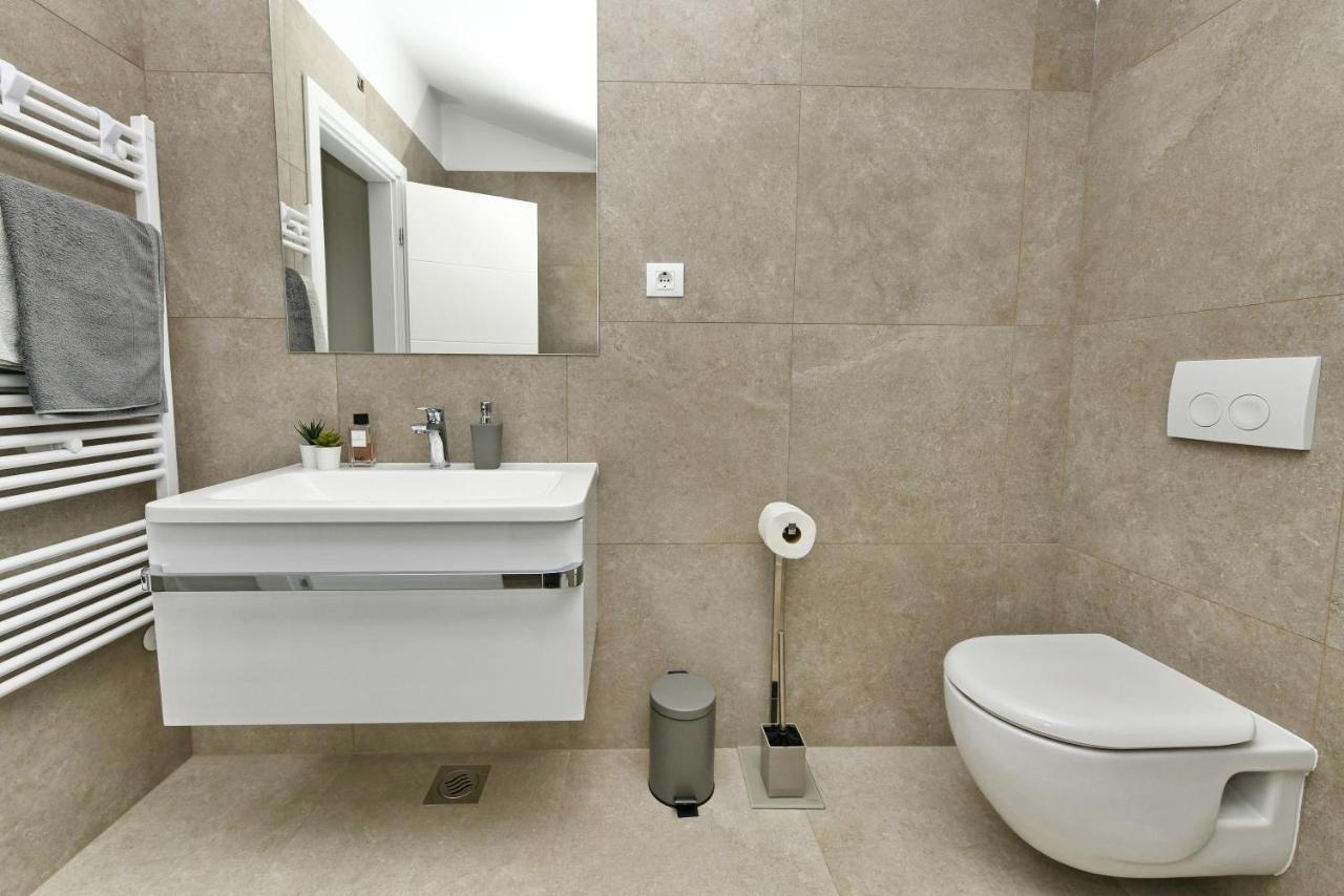 R2 Apartment By Residence Rudan Vizinada Exterior photo
